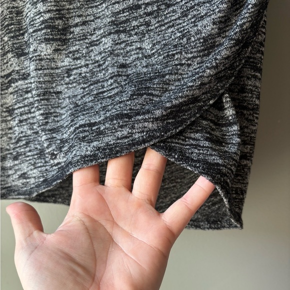 Wilfred free by Aritzia, size XXS, Tyra faux ruched wrap body con skirt, stretch - Picture 3 of 8